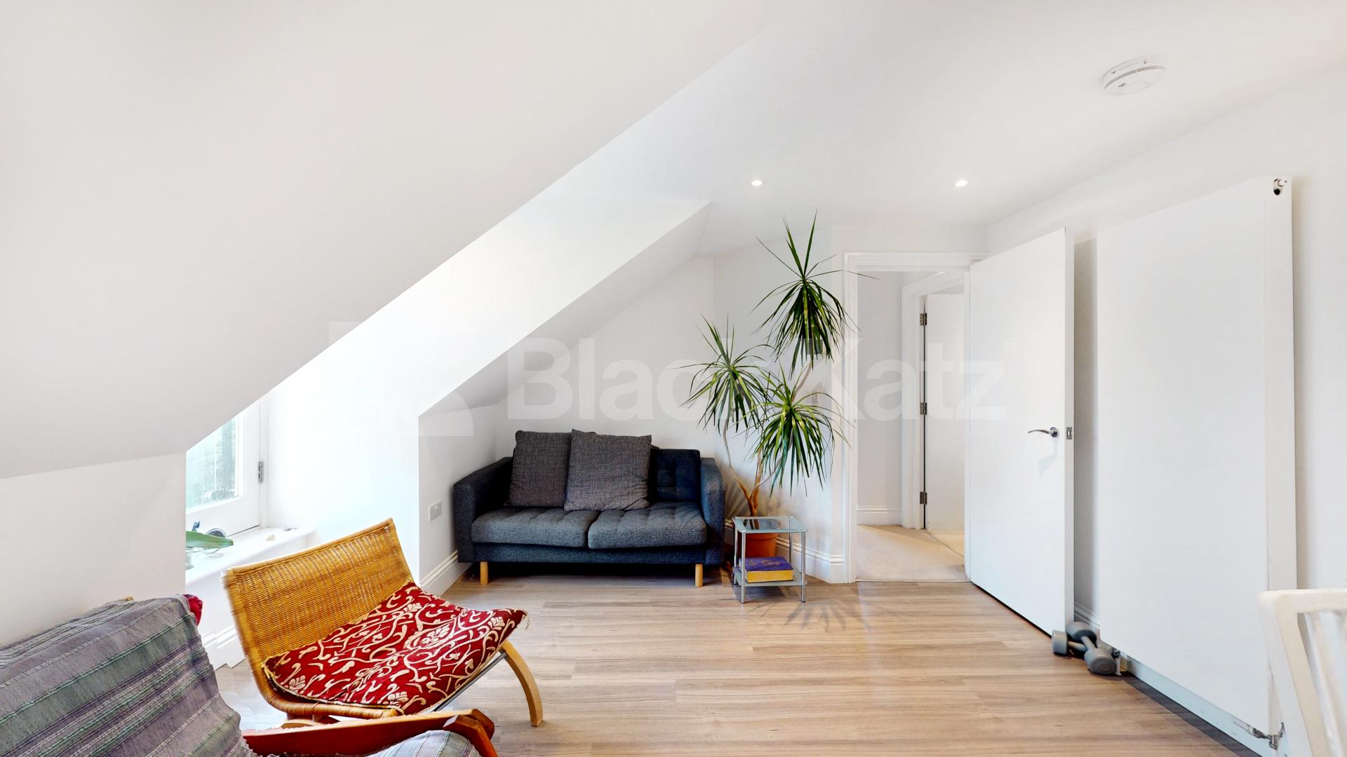 Top Floor One Bedroom Flat with Open Plan Living on Stroud Green Road Stroud Green Road, Finsbury Park